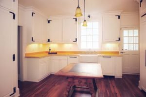 classic white butler's pantry kitchen